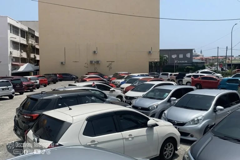 Kawasan parking Jalan Tok Lam, Batu Buruk