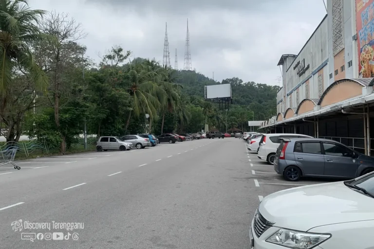 Kawasan parking Loading Bay Mydin Mall KT, Kampung Bukit Kecil