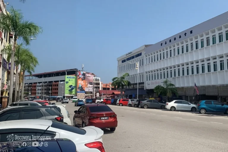 Kawasan parking Masjid Sultan Zainal Abidin, Batu Buruk