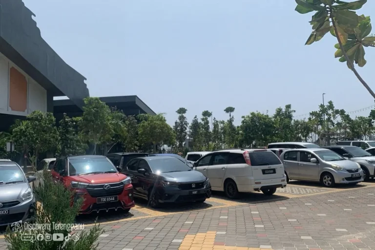 Kawasan parking MBKT Jalan Sultan Ismail, Batu Buruk