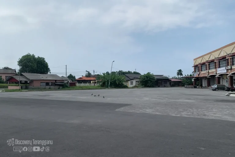 Kawasan parking Pasar Bukit Tunggal, Kampung Air Leleh