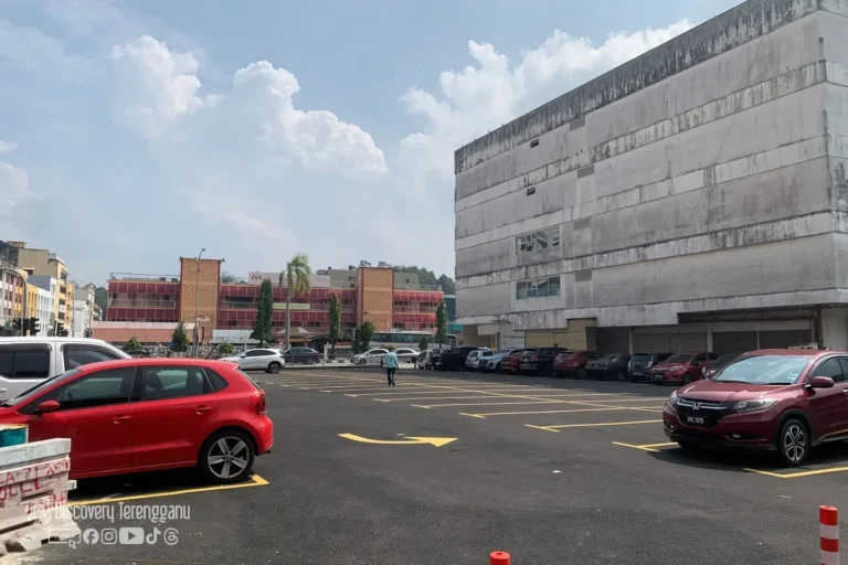 Kawasan parking Pawagam Rex, Bandar KT