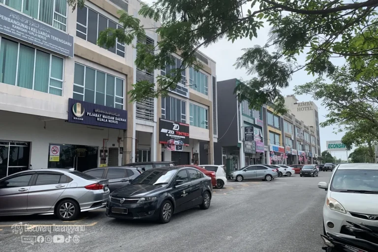 Kawasan parking Pejabat MAIDAM Daerah Kuala Nerus, Kampung Air Leleh