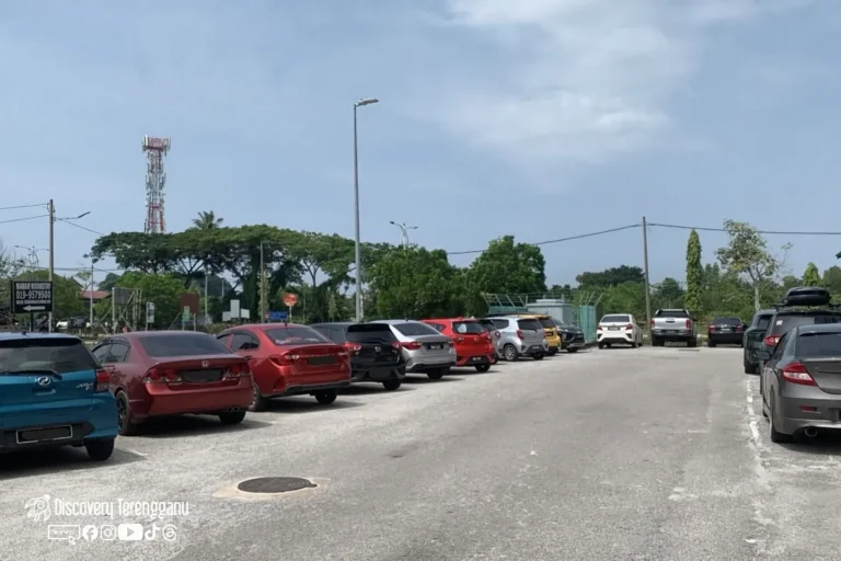 Kawasan parking Rimba Hotel, Kampung Air Leleh