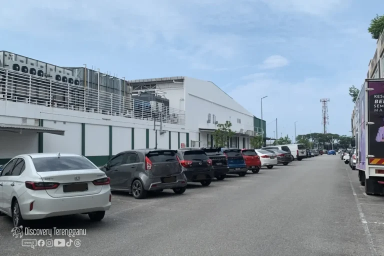 Kawasan parking Rimba Square, Kampung Air Leleh