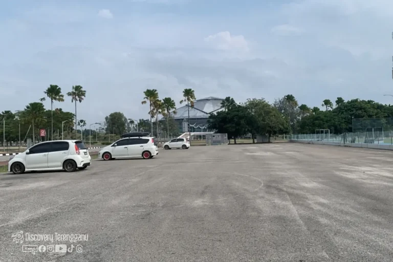 Kawasan parking Stadium Sultan Mizan Zainal Abidin, Gong Badak