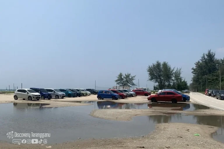 Kawasan parking Tepi KTCC Mall, Batu Buruk