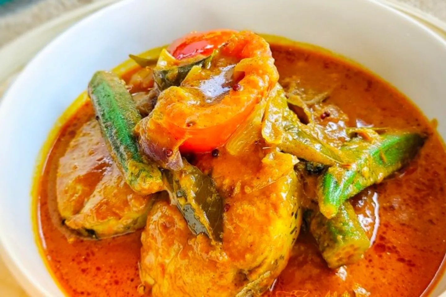 Sepinggan kari ikan tenggiri bersama nasi putih