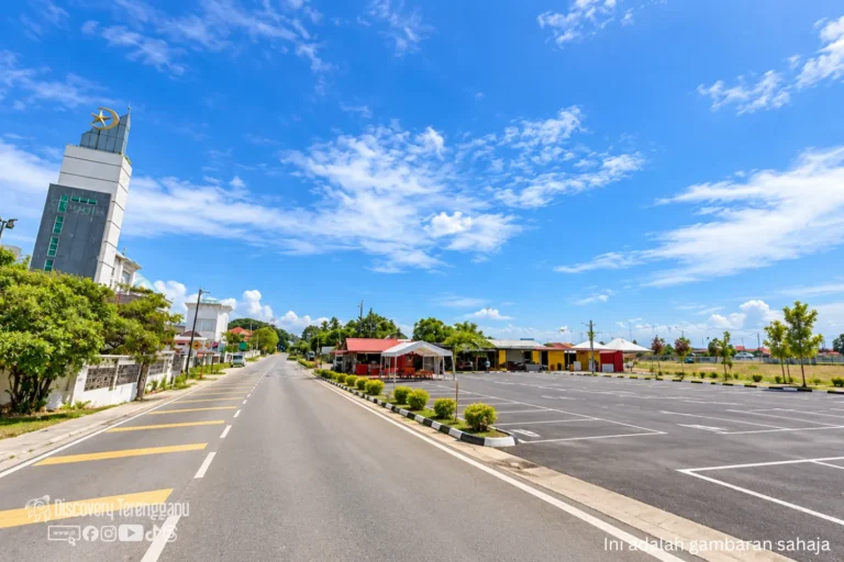 Kawasan parking Masjid Kg. Seberang Takir (Parkir Luar), Kampung Seberang Takir