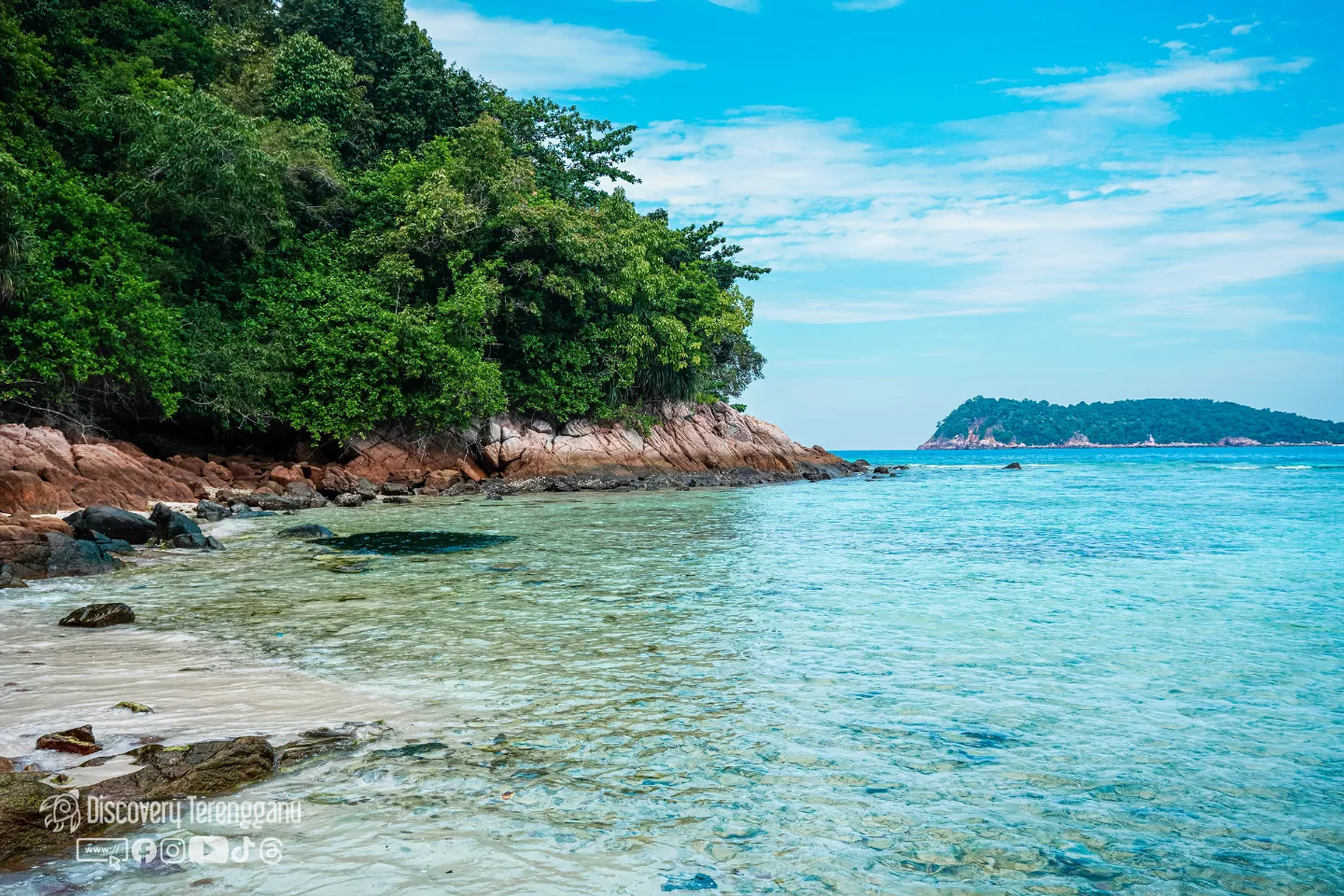 Pantai berpasir putih Pulau Bidong Terengganu
